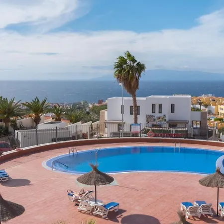 C103 Big Terrace, Pool! Lägenhet