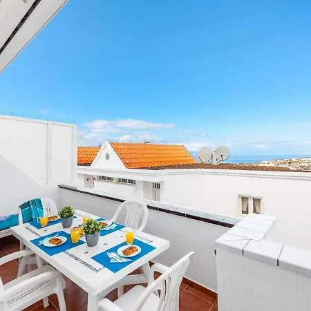 C103 Big Terrace, Pool! דירה